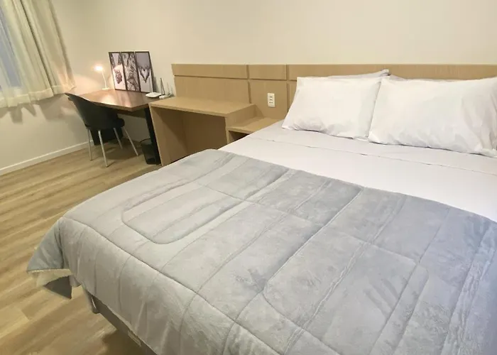 Apartamento Inteiro Novo - 2 Quartos - Regiao Central Foz